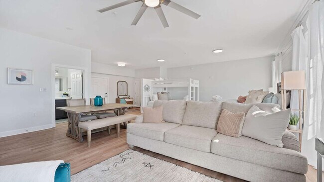 Foto del edificio - 10343 E County Hwy 30A