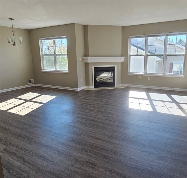 Building Photo - 204 Farmstead Ct