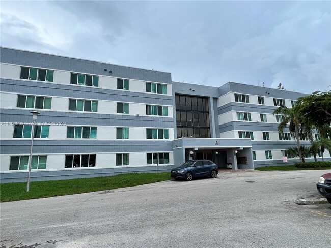 Foto del edificio - 14850 Naranja Lakes Blvd