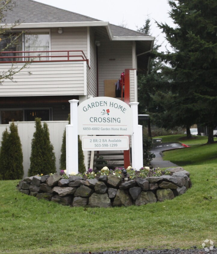 Building Photo - Garden Home Crossing