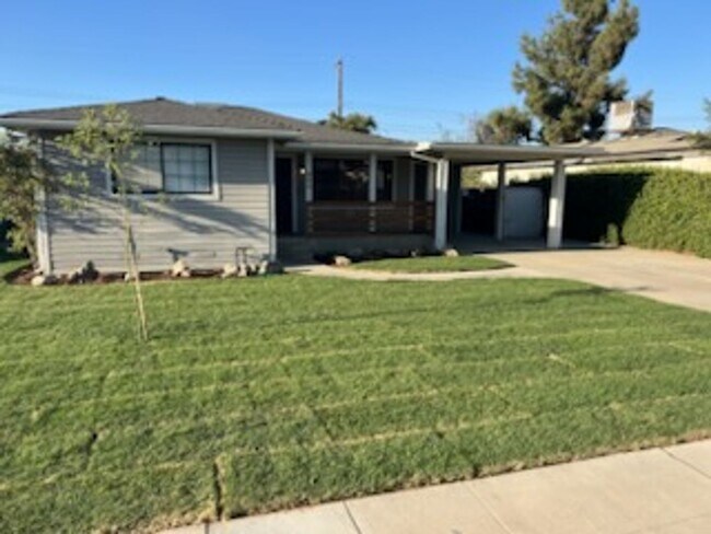 Foto del edificio - Beautiful Home for rent in Tulare, Ca