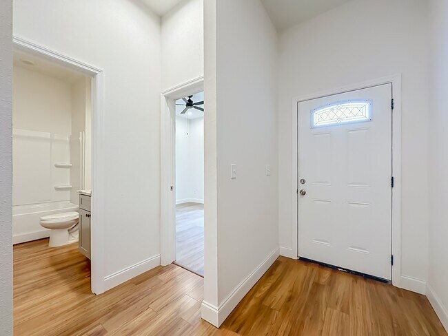 Building Photo - 1192 W 25th St