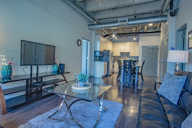 Foto del edificio - 550 W Peachtree St NW