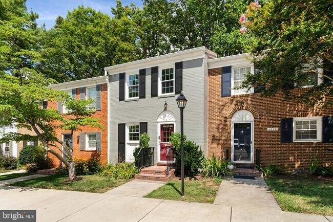 Building Photo - 6627 Burlington Pl