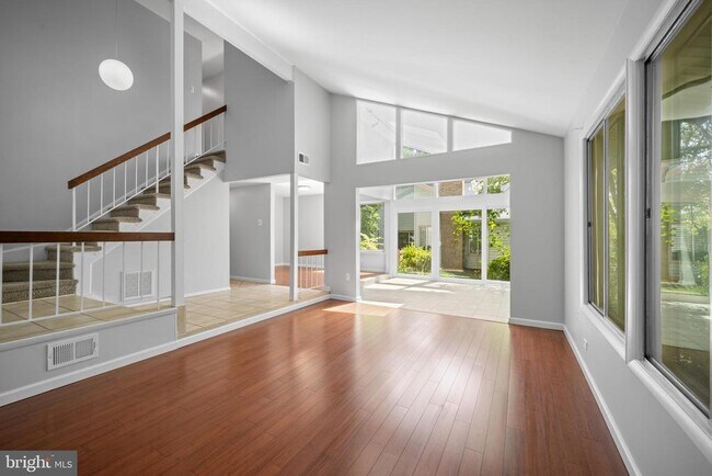 Foto del edificio - 225 Penny Ln