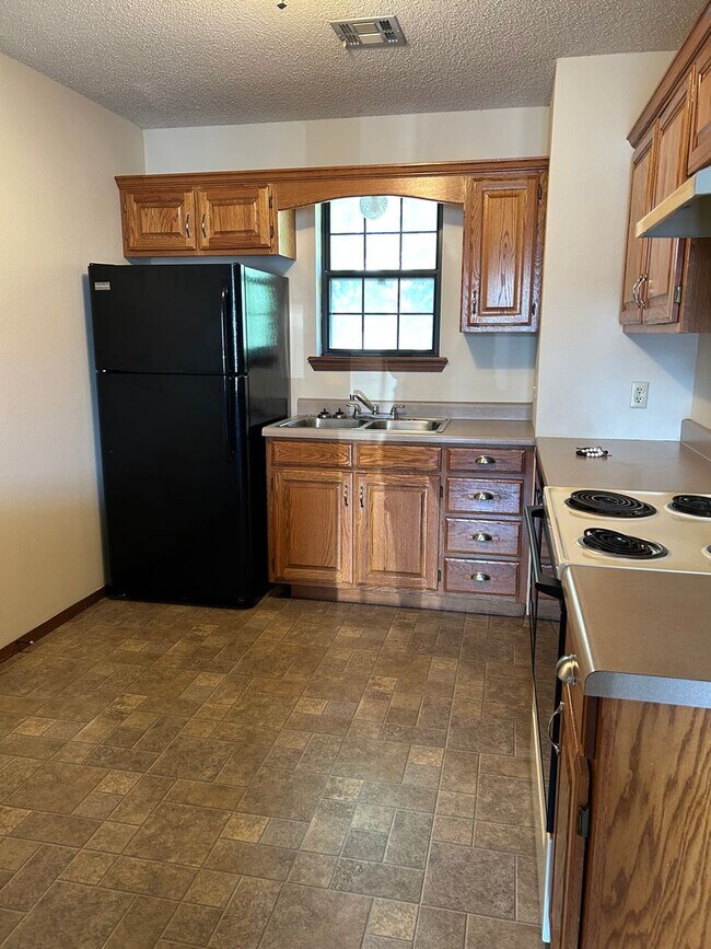 Building Photo - 7083 SE 66th Terrace