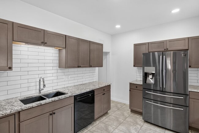 Photo - 132 S Lincoln Street Apartment