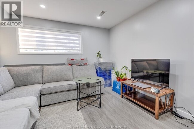 Building Photo - 12726 Horwood Crescent