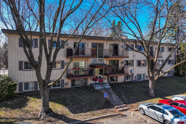 Building Photo - 1620 Charlton St