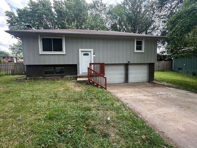 Foto del edificio - 424 NE Lakeview Dr