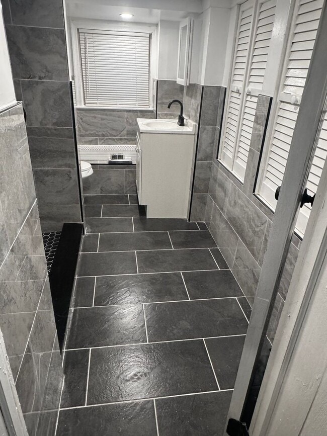 Foto del edificio - 6508 Winchester Ave