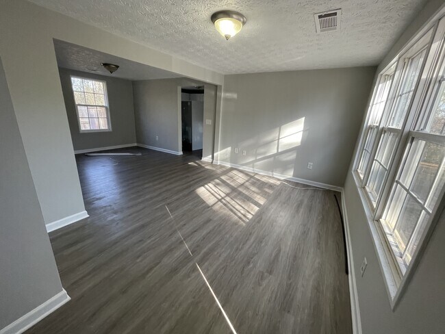 Building Photo - 5412 Whitehall Rd