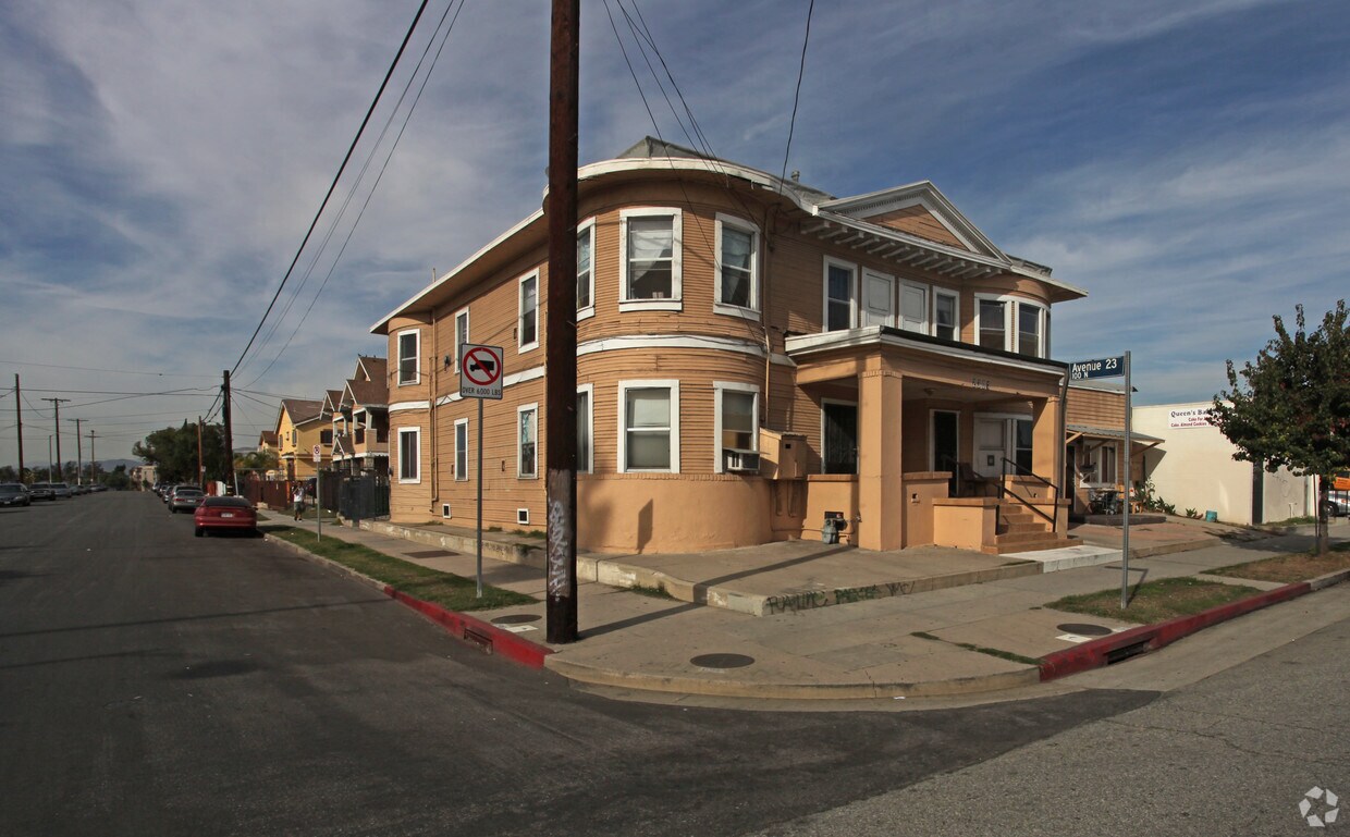Foto principal - 2301 Pasadena Ave