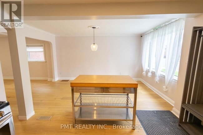 Photo du bâtiment - 15 Dalecrest Dr