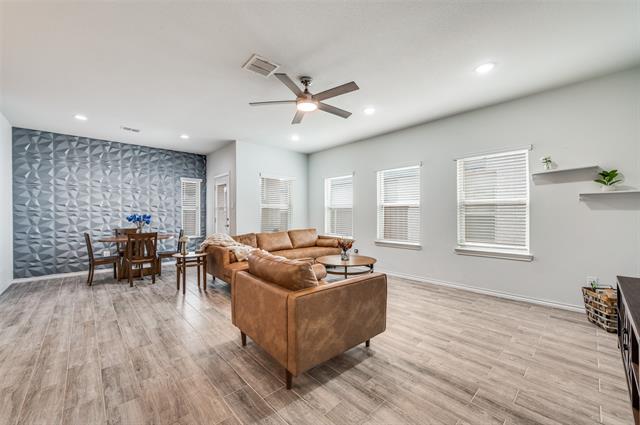 Foto del edificio - 1804 Emilia Dr