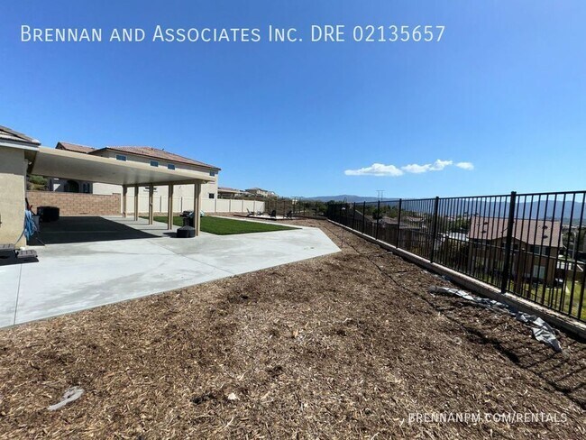 Building Photo - Spacious 4bd, 2 ba Single-Story Haven, Lak...
