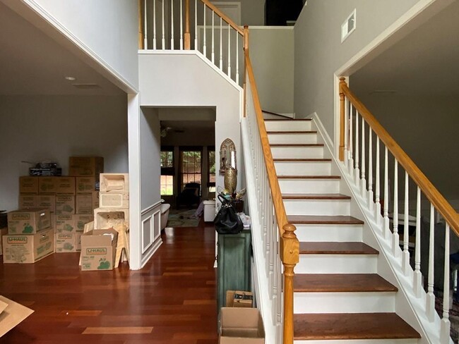 Foto del edificio - 30 Sherryforth Dr NW