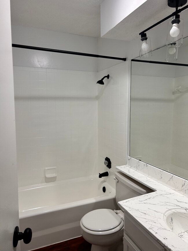 Foto del edificio - 9615 Dalewood-A