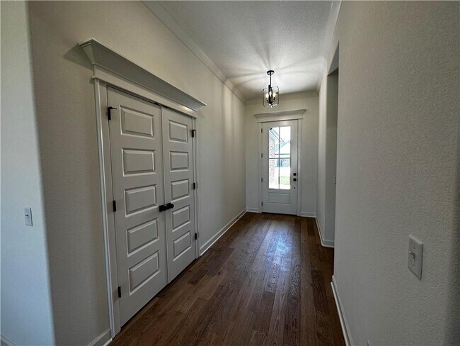 Foto del edificio - 2401 Abbott Ln