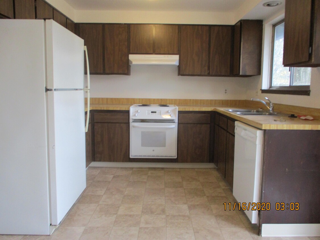Building Photo - 2704 I St