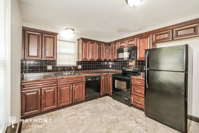 Building Photo - Cozy 3-Bedroom Home in Blue Springs