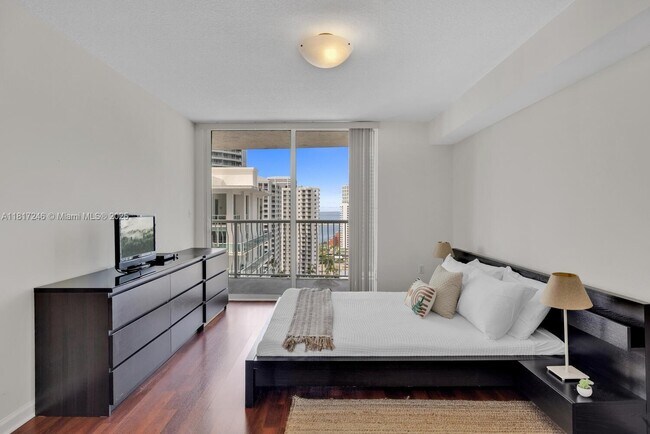 Foto del edificio - 1200 Brickell Bay Dr