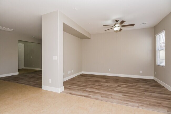 Foto del edificio - 9021 Norwood Creek Rd