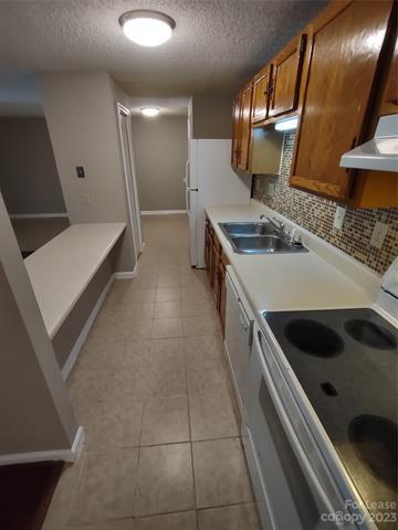 Building Photo - 9531 Shannon Green Dr