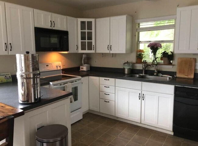 Foto del edificio - 2105 Rabb Rd