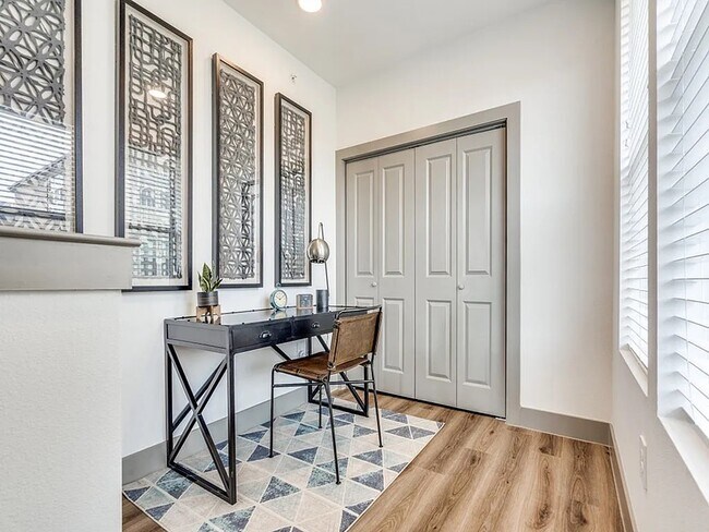 Foto del edificio - 4020 McEwen Rd