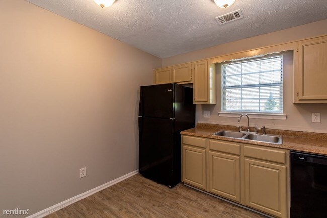Foto del edificio - 3 br, 2 bath House - 6850 Panda Court