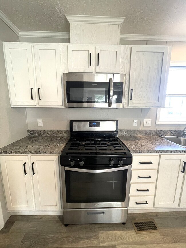 Foto del edificio - 49 Bellwood Dr