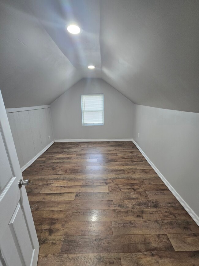 Building Photo - 311 Fountain St