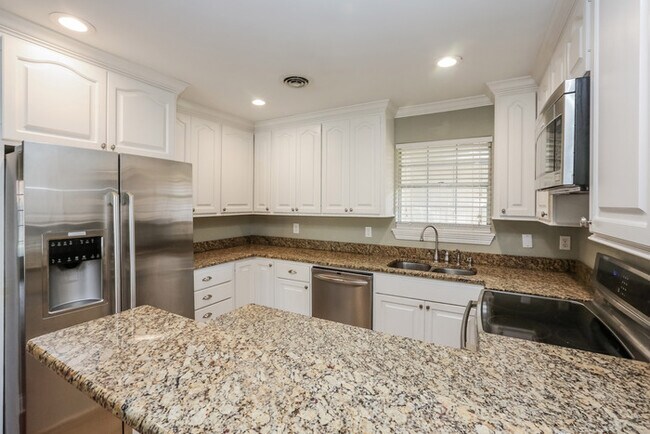 Foto del edificio - 140 Trimble St