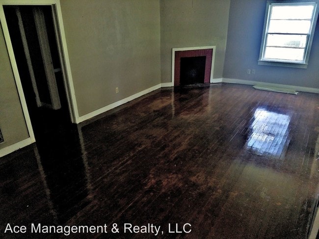 Building Photo - 3 br, 2 bath House - 824 East Moulton SE