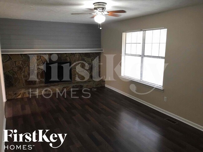 Building Photo - 2736 Del Ridge Dr