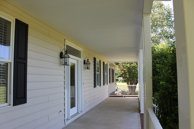 Building Photo - 5424 Cassandra Smith Rd