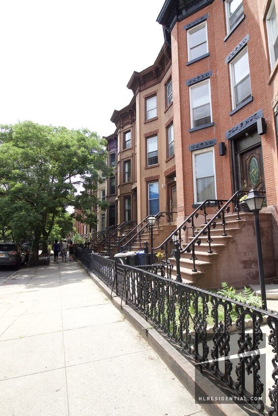 Primary Photo - 483 Halsey St