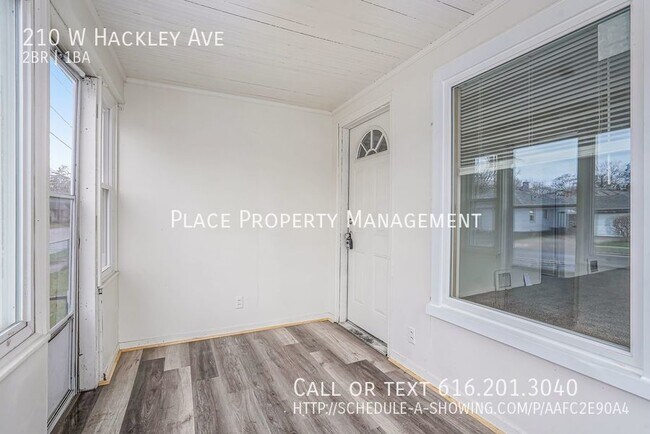 Building Photo - 210 W Hackley - 2 bedroom / 1 bath