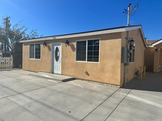 Building Photo - 13921 Downey Ave