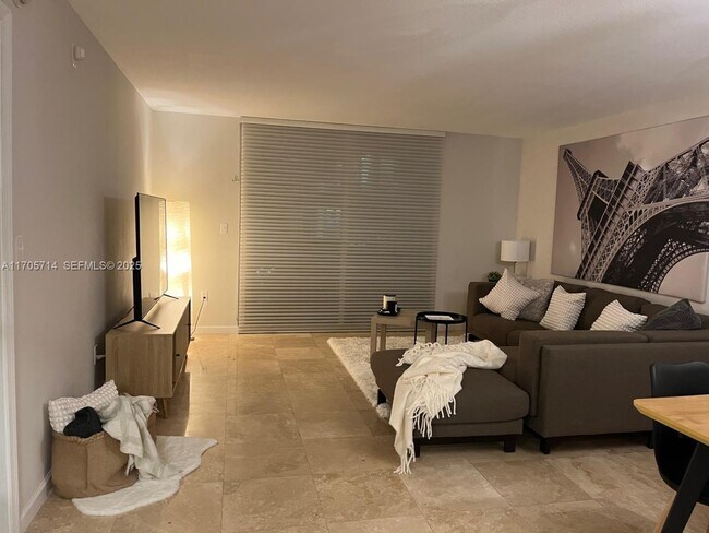 Foto del edificio - 1200 Brickell Bay Dr