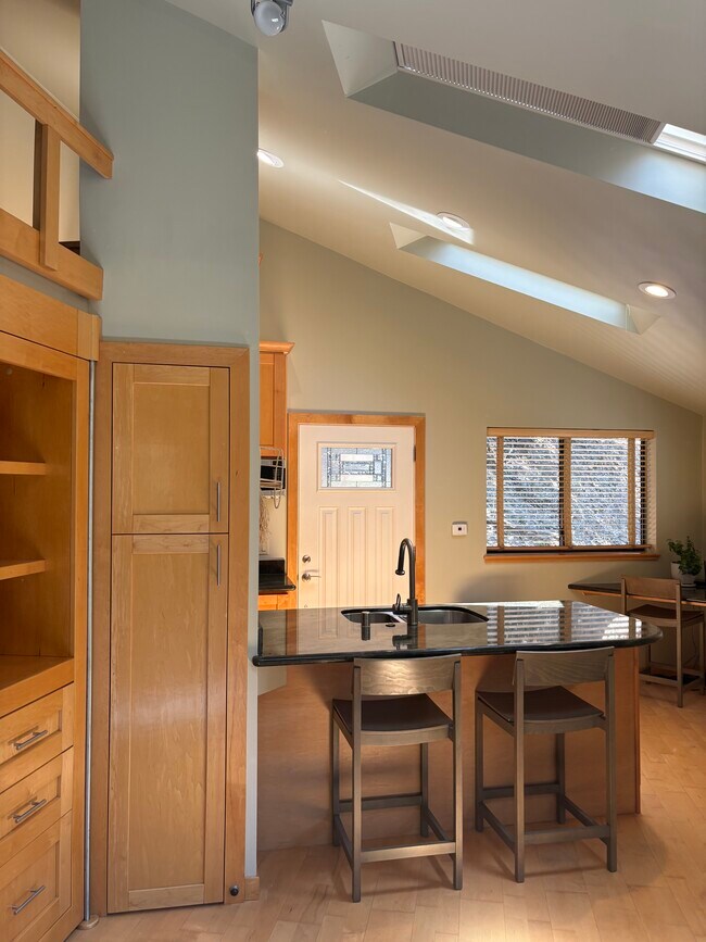 Foto del edificio - 2302 Arrowhead Drive