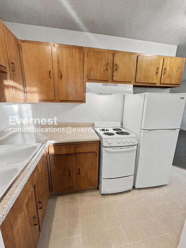 Foto del edificio - 1305 Burton Ct