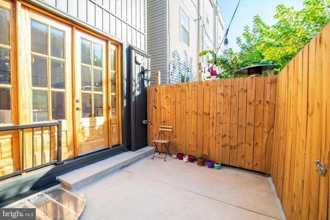 Foto del edificio - 2246 Sears St