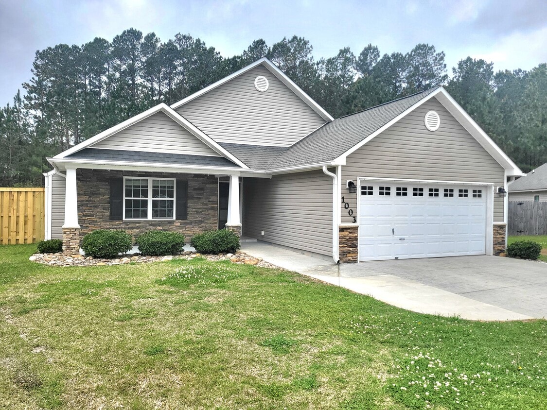 Foto principal - 1003 Summerfield Ct