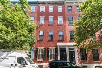 Building Photo - 1823 Pine St