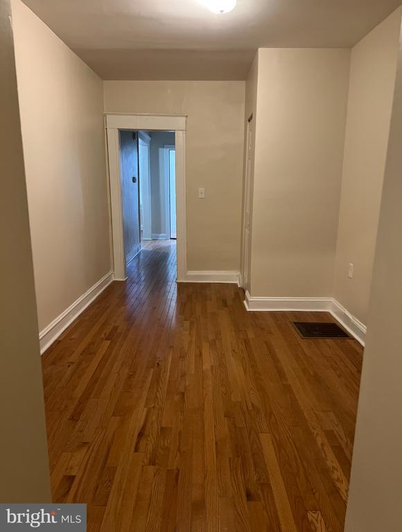 2206 Bryant Ave Unit 1, Baltimore, MD 21217 - Room for Rent in ...