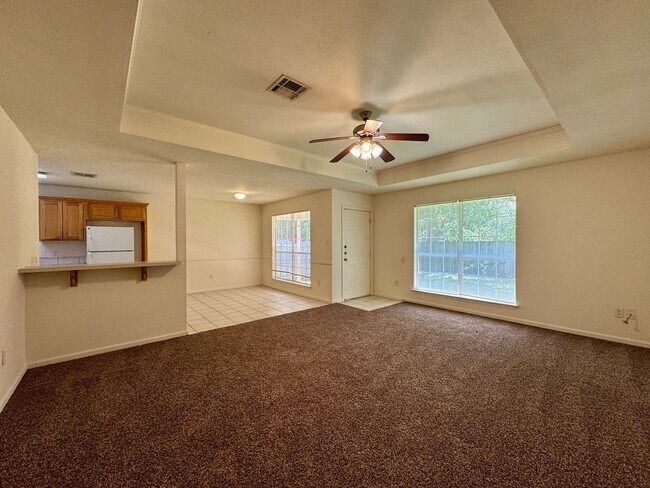 Building Photo - Duplex *LEASING SPECIAL AVAILABLE*