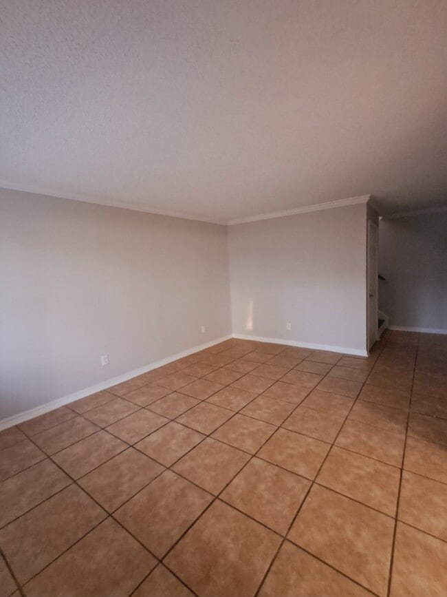Building Photo - 714 Coolwood Dr