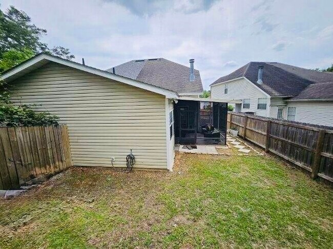 Foto del edificio - 5051 Mint Hill Ct